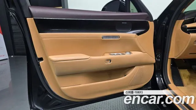 Genesis G90 Бензин 3.5 турбо AWD — Фото автомобиля 22