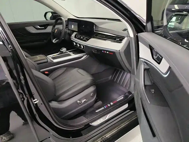 Hongqi HS5 — Фото автомобиля 12