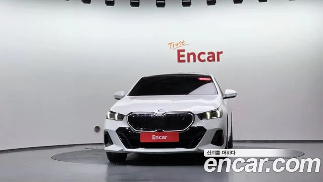BMW i5 G60 — Фото автомобиля 3