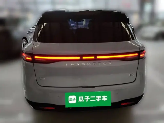Leapmotor B10 — Фото автомобиля 7