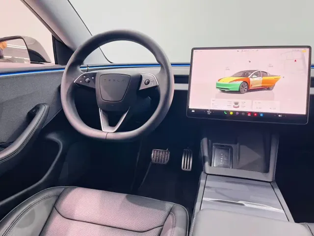 Tesla Model 3 — Фото автомобиля 7