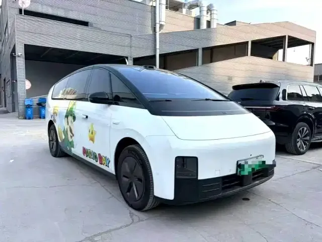 Li Auto MEGA — Фото автомобиля 2