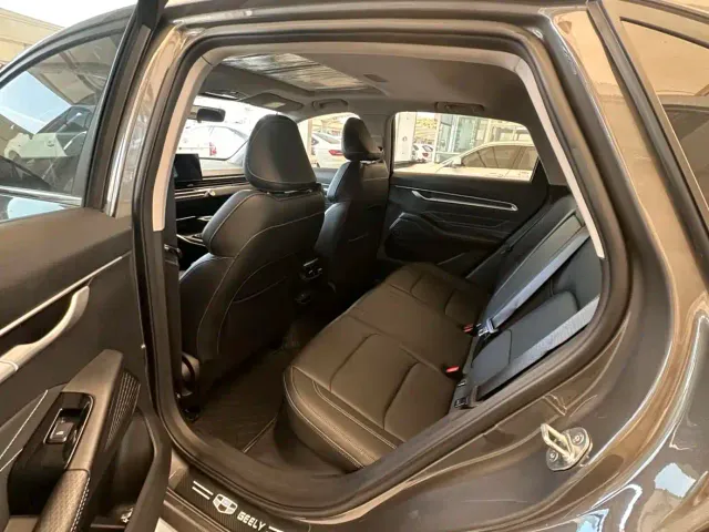 Geely Emgrand — Фото автомобиля 8