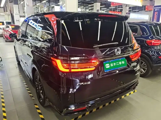 Honda Odyssey — Фото автомобиля 4
