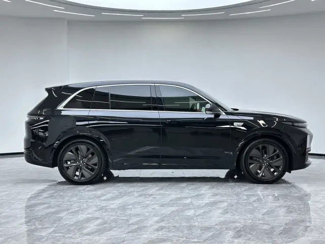 Li Auto L7 — Фото автомобиля 8