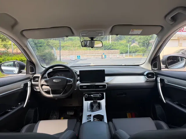 Geely Binyue — Фото автомобиля 13
