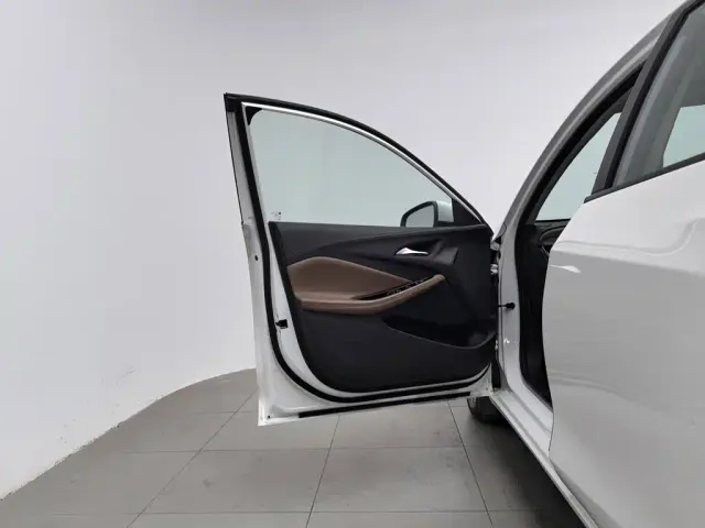 Buick Verano — Фото автомобиля 8