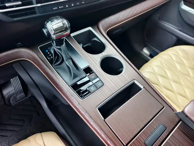 Toyota Granvia — Фото автомобиля 11
