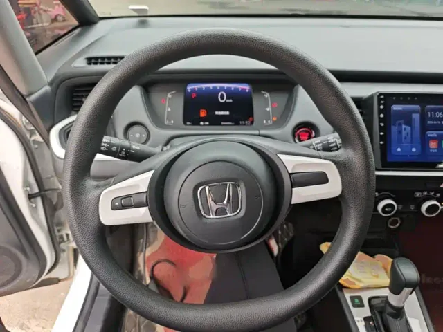 Honda Fit — Фото автомобиля 10