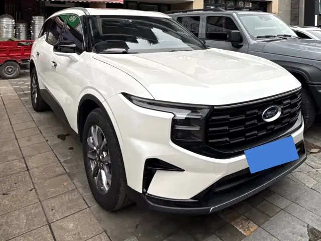 Ford Edge — Фото автомобиля 3