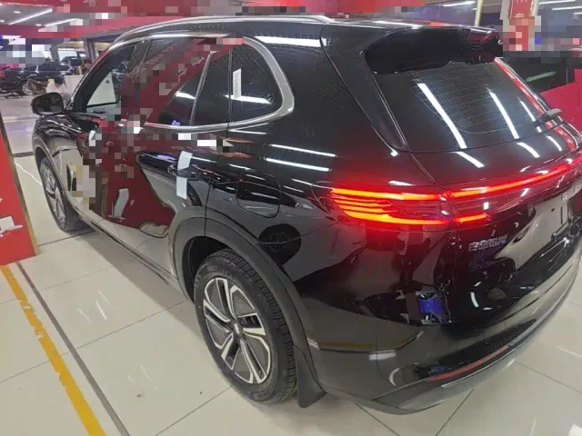 Geely Galaxy Starship 7 EM-i — Фото автомобиля 4