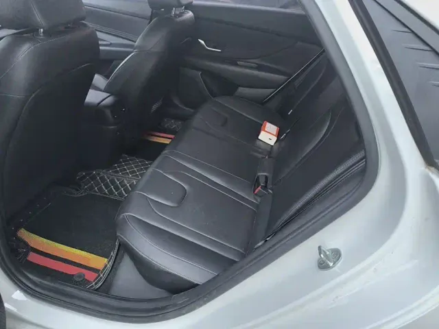 Hyundai Elantra — Фото автомобиля 18