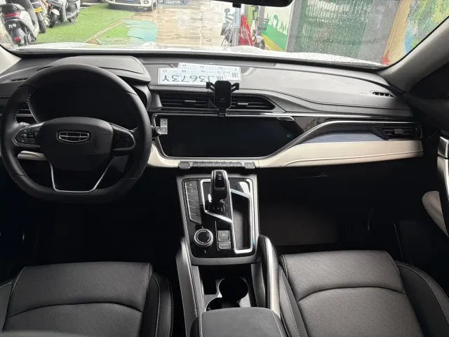 Geely Boyue — Фото автомобиля 5