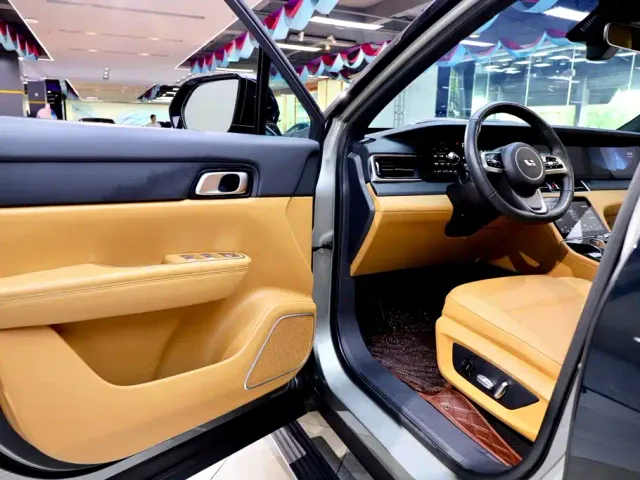 Li Auto ONE — Фото автомобиля 7