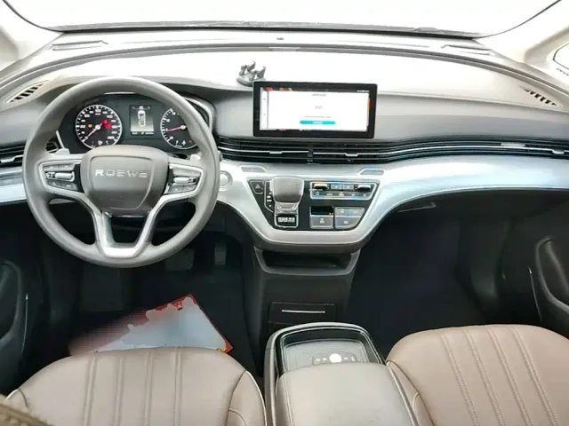 Roewe iMAX8 — Фото автомобиля 9