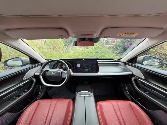 Xpeng P7 — Фото автомобиля 5