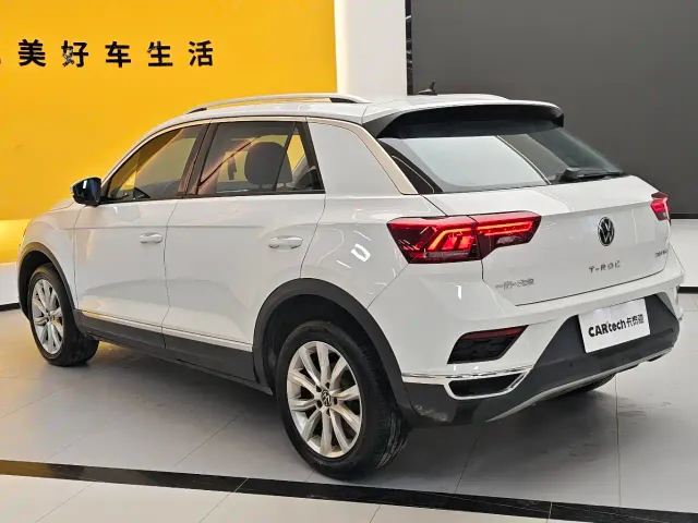 Volkswagen T-Roc — Фото автомобиля 6
