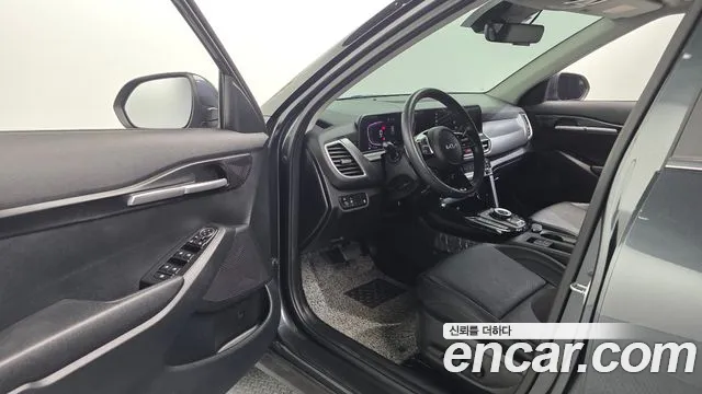 Kia Seltos Новый Seltos Бензин 1.6 турбо 2WD — Фото автомобиля 10