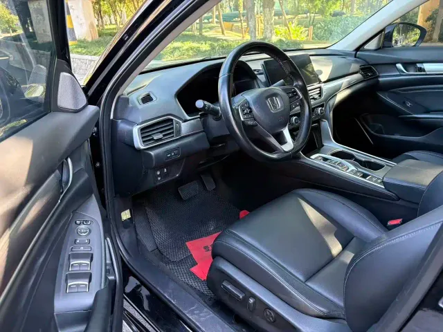 Honda Accord — Фото автомобиля 8