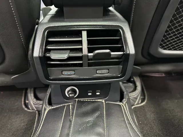 Audi Q3 — Фото автомобиля 12