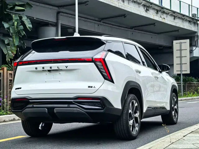 Geely Boyue L — Фото автомобиля 12