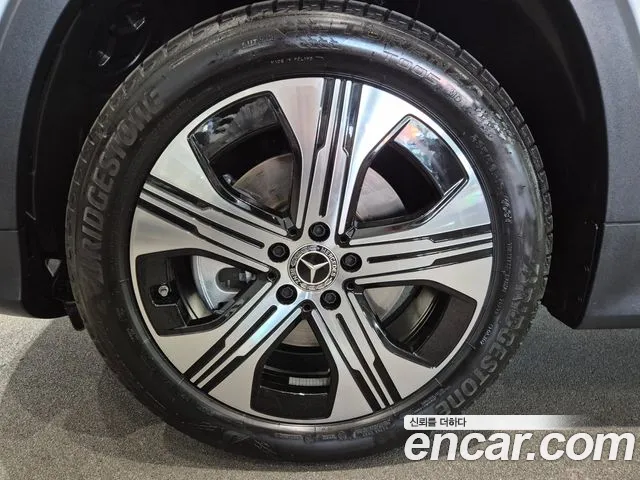 Mercedes-Benz EQB X243 — Фото автомобиля 5