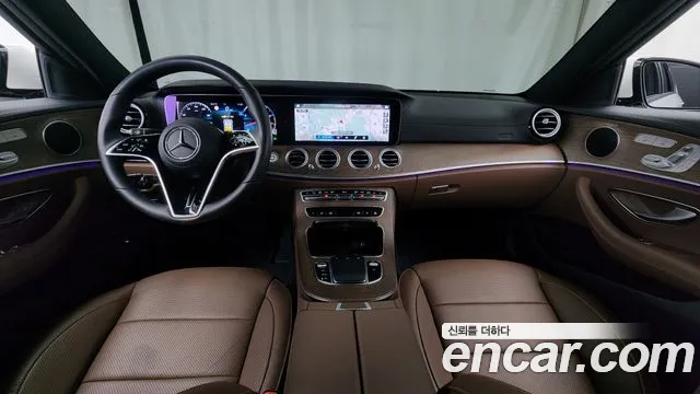 Mercedes-Benz E-Class — Фото автомобиля 4