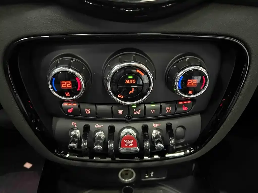 MINI MINI CLUBMAN 2022 1.5T COOPER Connoisseur — Фото автомобиля 9