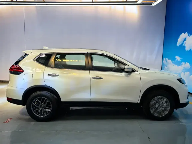 Nissan X-Trail — Фото автомобиля 7