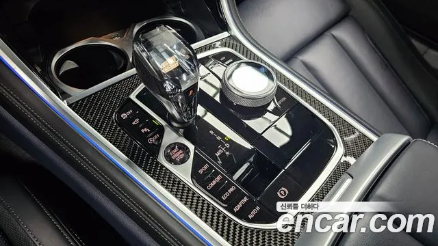 BMW 8 Series G15 — Фото автомобиля 9