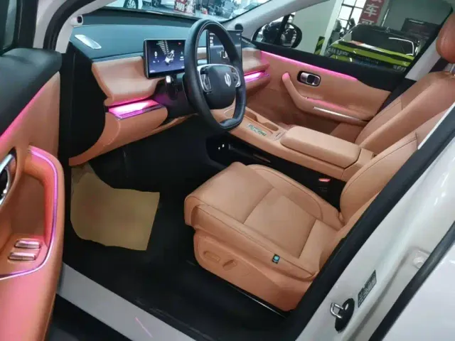 Leapmotor C10 — Фото автомобиля 15