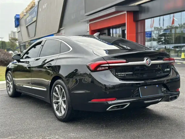 Buick LaCrosse — Фото автомобиля 5