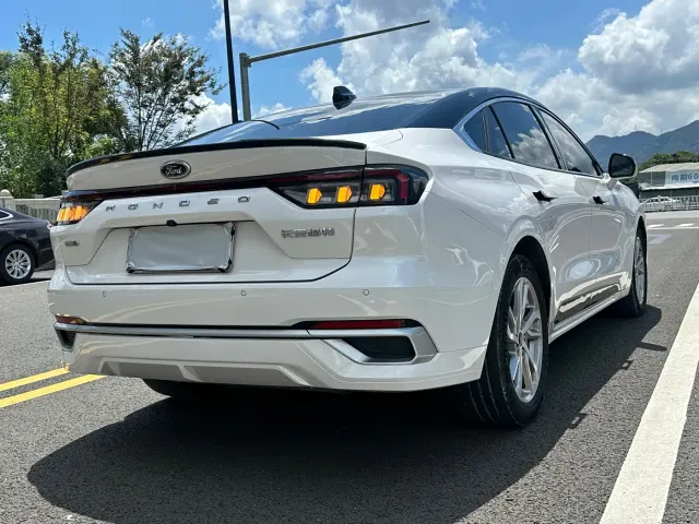 Ford Mondeo — Фото автомобиля 16