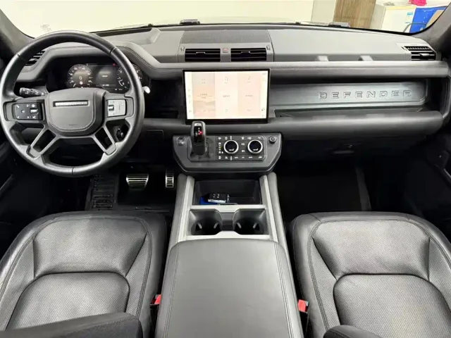 Land Rover Defender — Фото автомобиля 8