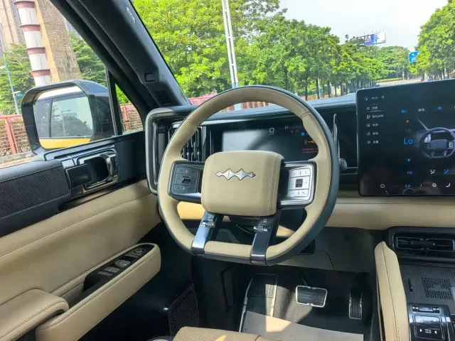 BYD FangChengBao Leopard 5 — Фото автомобиля 8