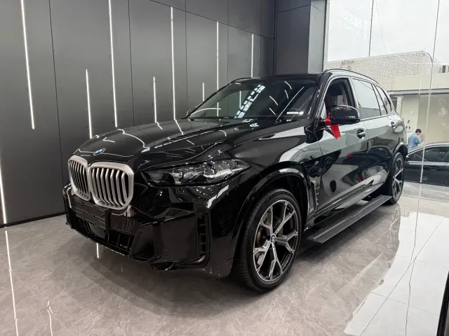 Фотография автомобиля — BMW X5