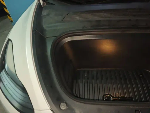 Tesla Model Y — Фото автомобиля 19