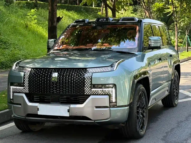 Фотография автомобиля — BYD U8