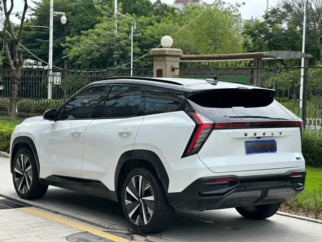 Geely Boyue L — Фото автомобиля 11