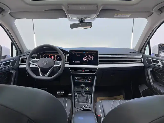 Volkswagen Tiguan L — Фото автомобиля 19
