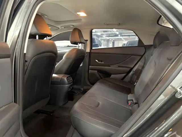 Hyundai Elantra — Фото автомобиля 5