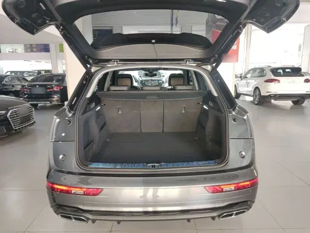 Audi Q5L — Фото автомобиля 18