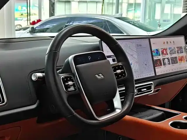 Li Auto L8 — Фото автомобиля 15
