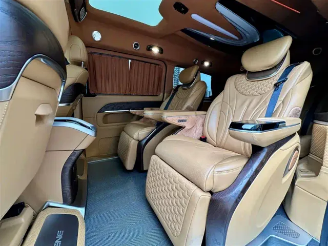 Mercedes-Benz V-Class — Фото автомобиля 16