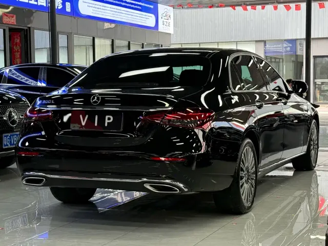 Mercedes-Benz E-Class — Фото автомобиля 11