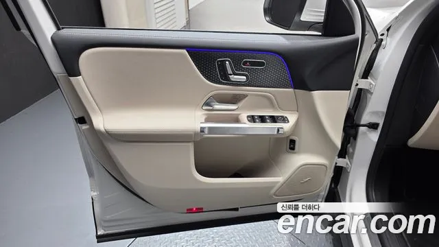 Mercedes-Benz EQB — Фото автомобиля 24