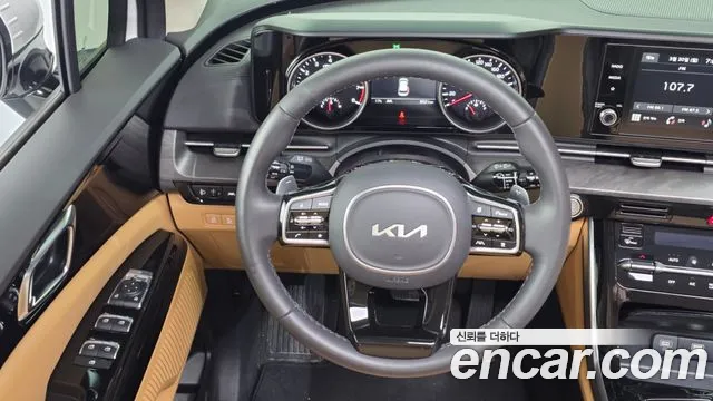 Kia Canival — Фото автомобиля 13