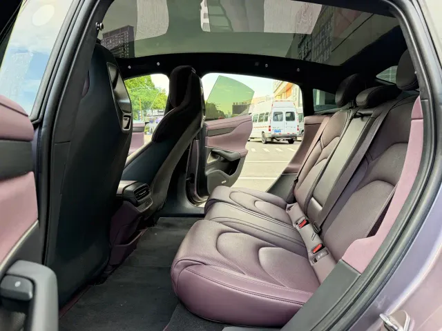 Xiaomi SU7 — Фото автомобиля 11
