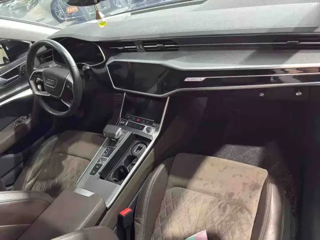 Audi A7L — Фото автомобиля 5