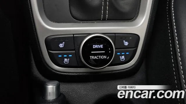 Hyundai Venue — Фото автомобиля 16